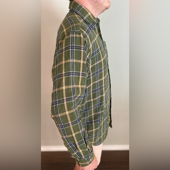 CARHARTT Men’s MEDIUM Long Sleeve Plaid  Flannel Shirt Chest Pockets MINT!!! # - Picture 2 of 7